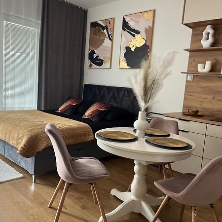 Apartament Nova Klonova Porto Kielce Esterno foto