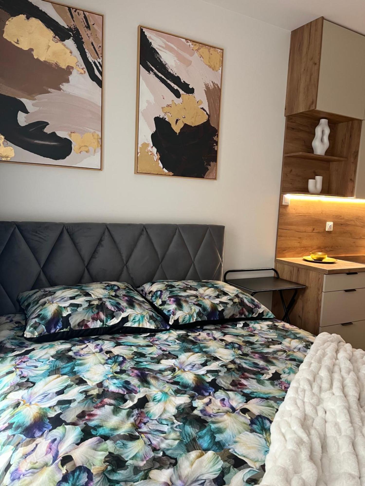 Apartament Nova Klonova Porto Kielce Esterno foto