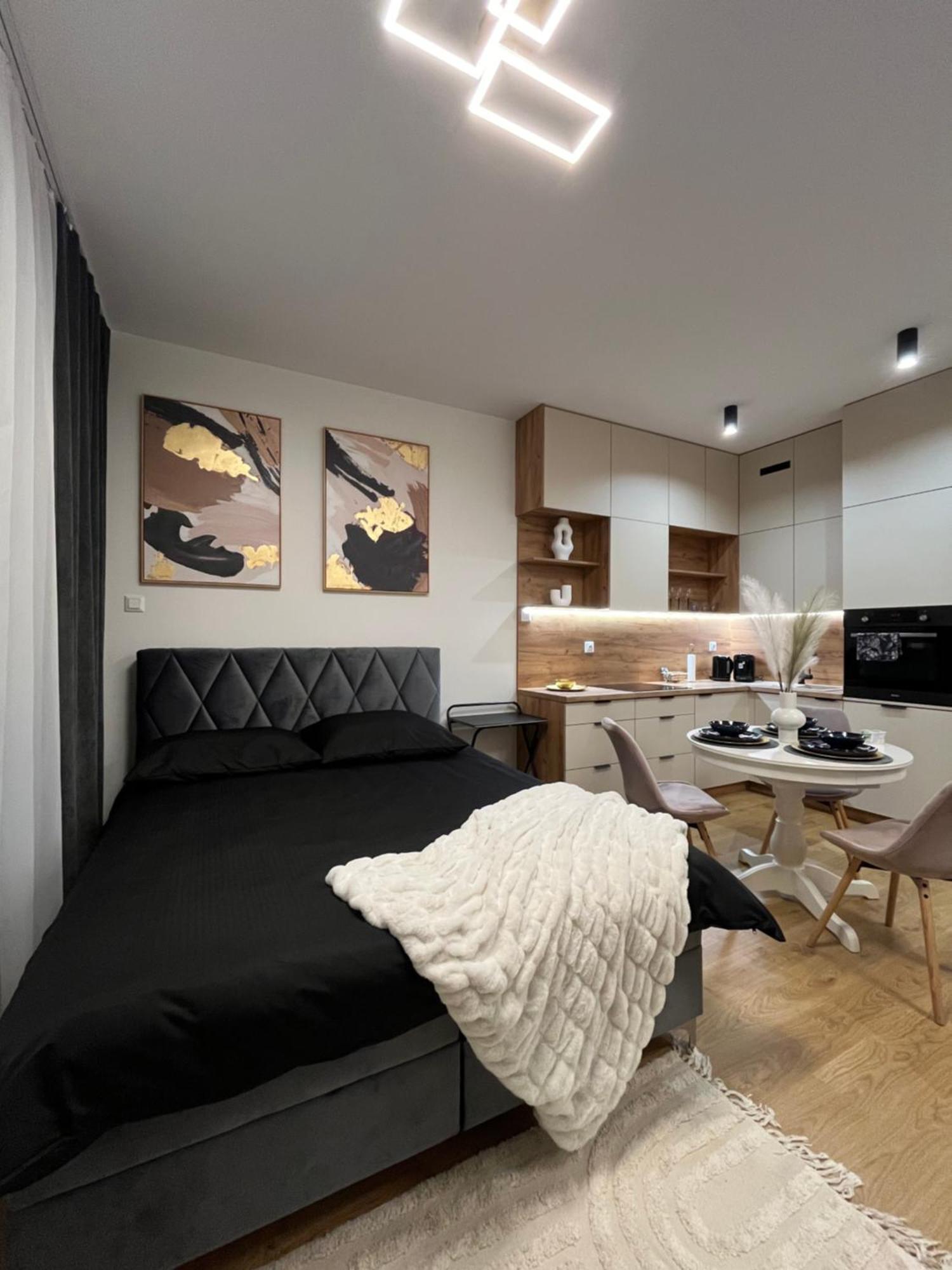 Apartament Nova Klonova Porto Kielce Esterno foto