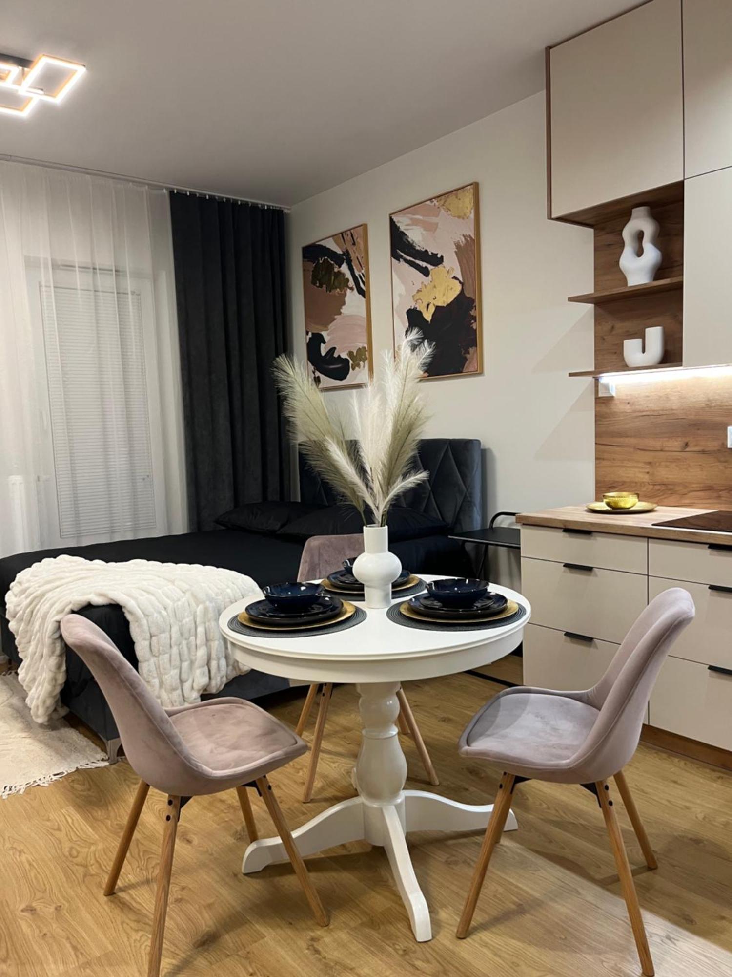Apartament Nova Klonova Porto Kielce Esterno foto