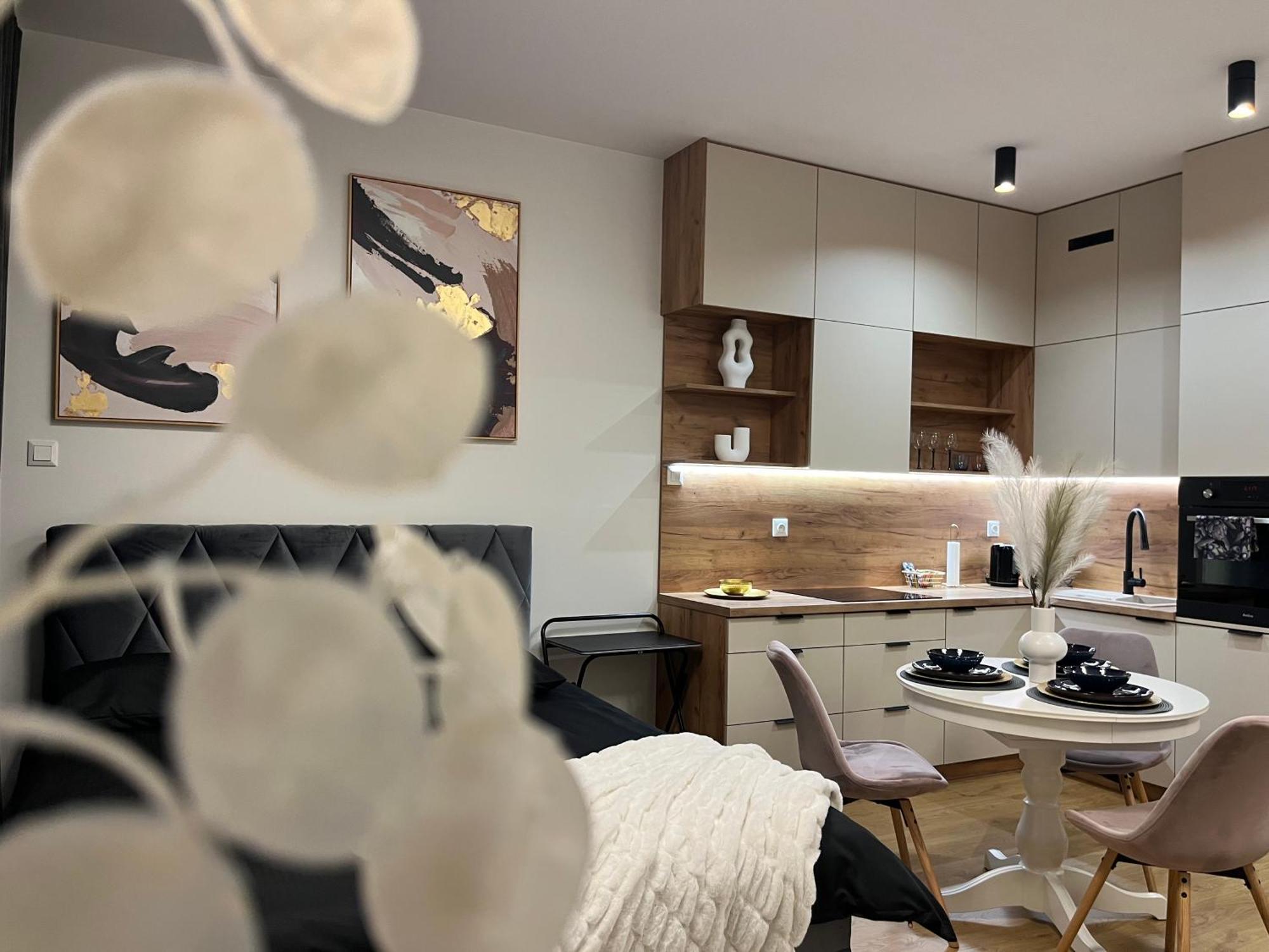 Apartament Nova Klonova Porto Kielce Esterno foto