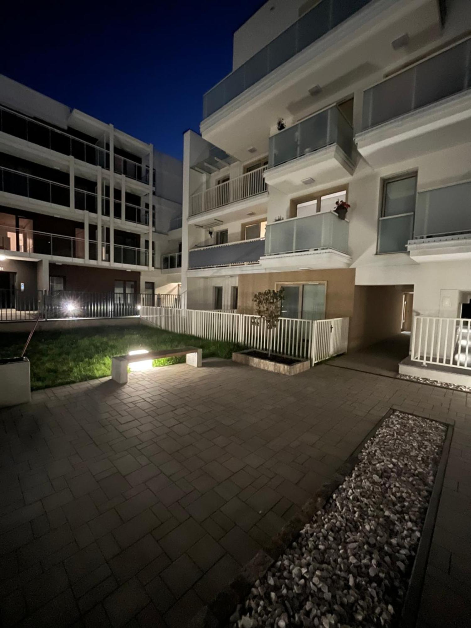Apartament Nova Klonova Porto Kielce Esterno foto